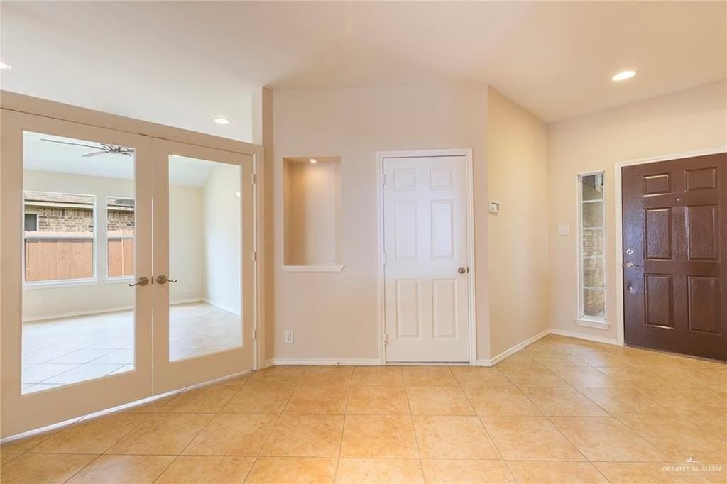 4202 Santa Marina St - Photo 2 of 13