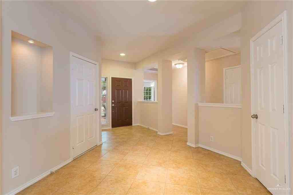 4202 Santa Marina St - Photo 3 of 13