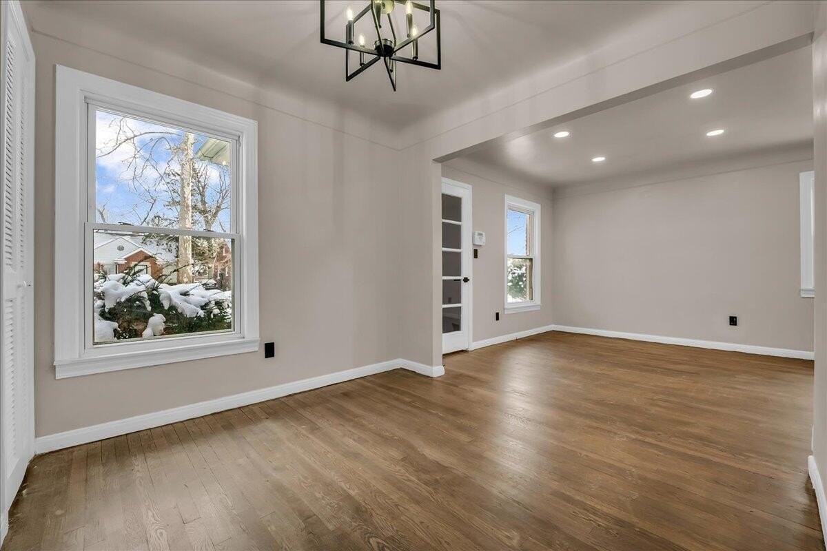 20285 Glastonbury Rd - Photo 7 of 26