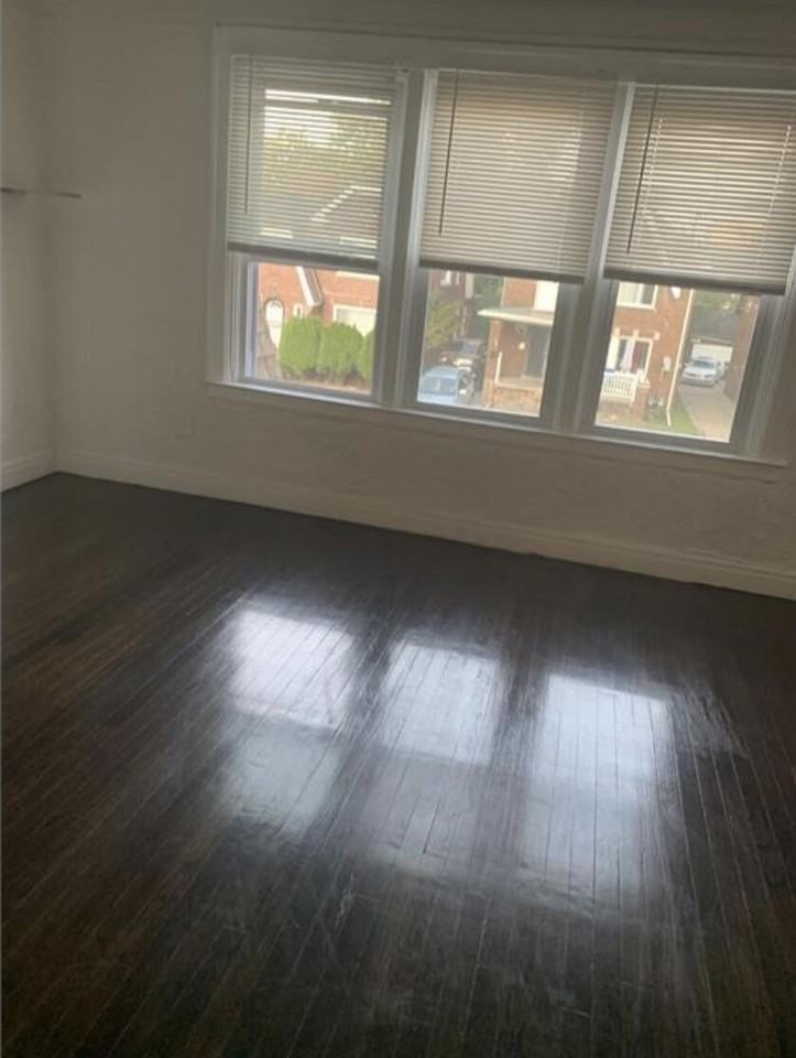 17139 Prairie St - Photo 3 of 10