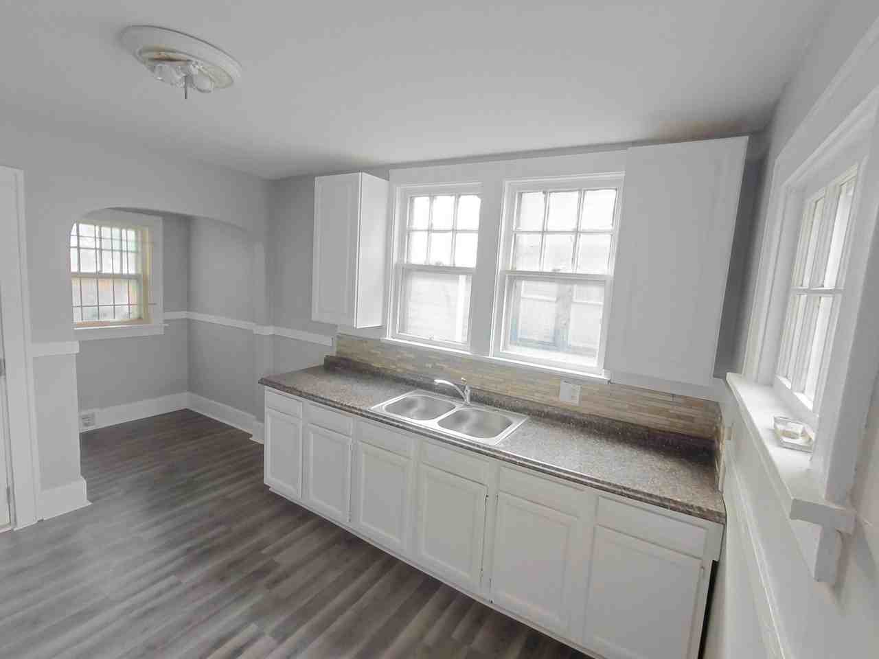 13925 Cherrylawn St - Photo 4 of 17