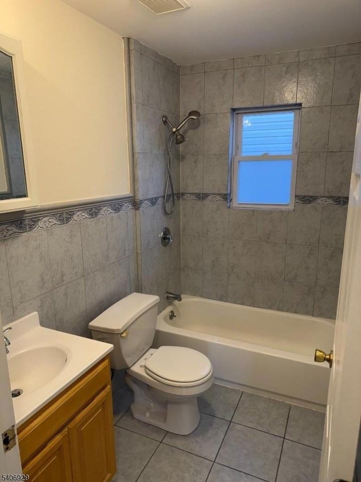 71 Hammond Ave - Photo 4 of 7