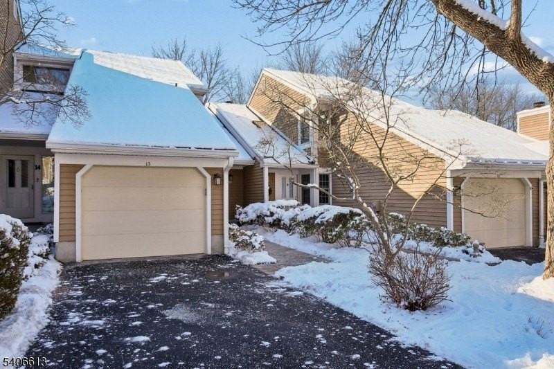 13 Eton Ct - Photo 2 of 50