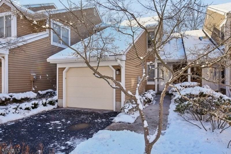 13 Eton Ct - Photo 3 of 50