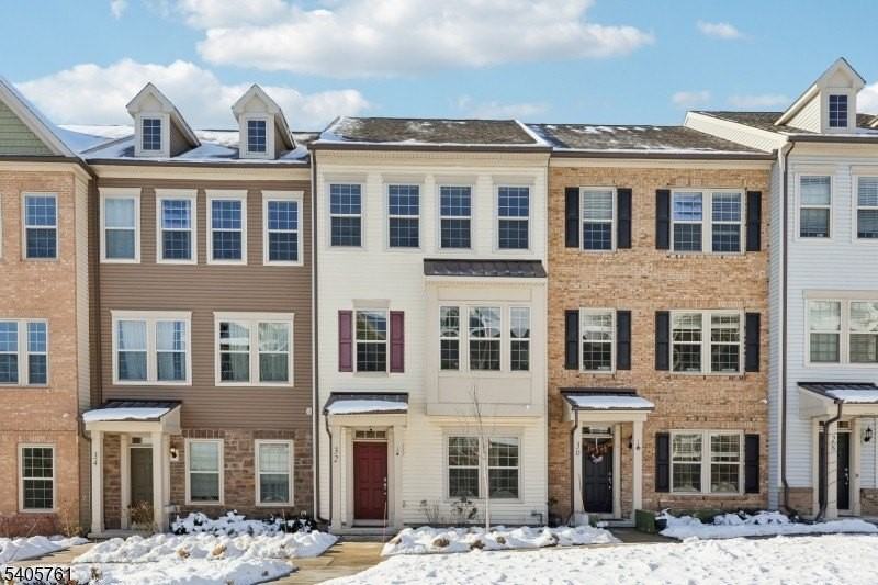 32 Cortland Ct - Photo 3 of 28