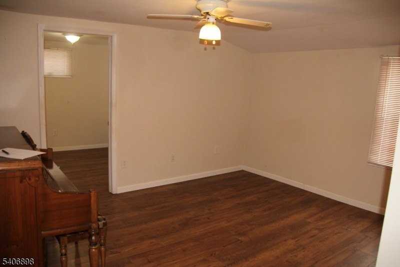 31 Ringwood Ln - Photo 2 of 13