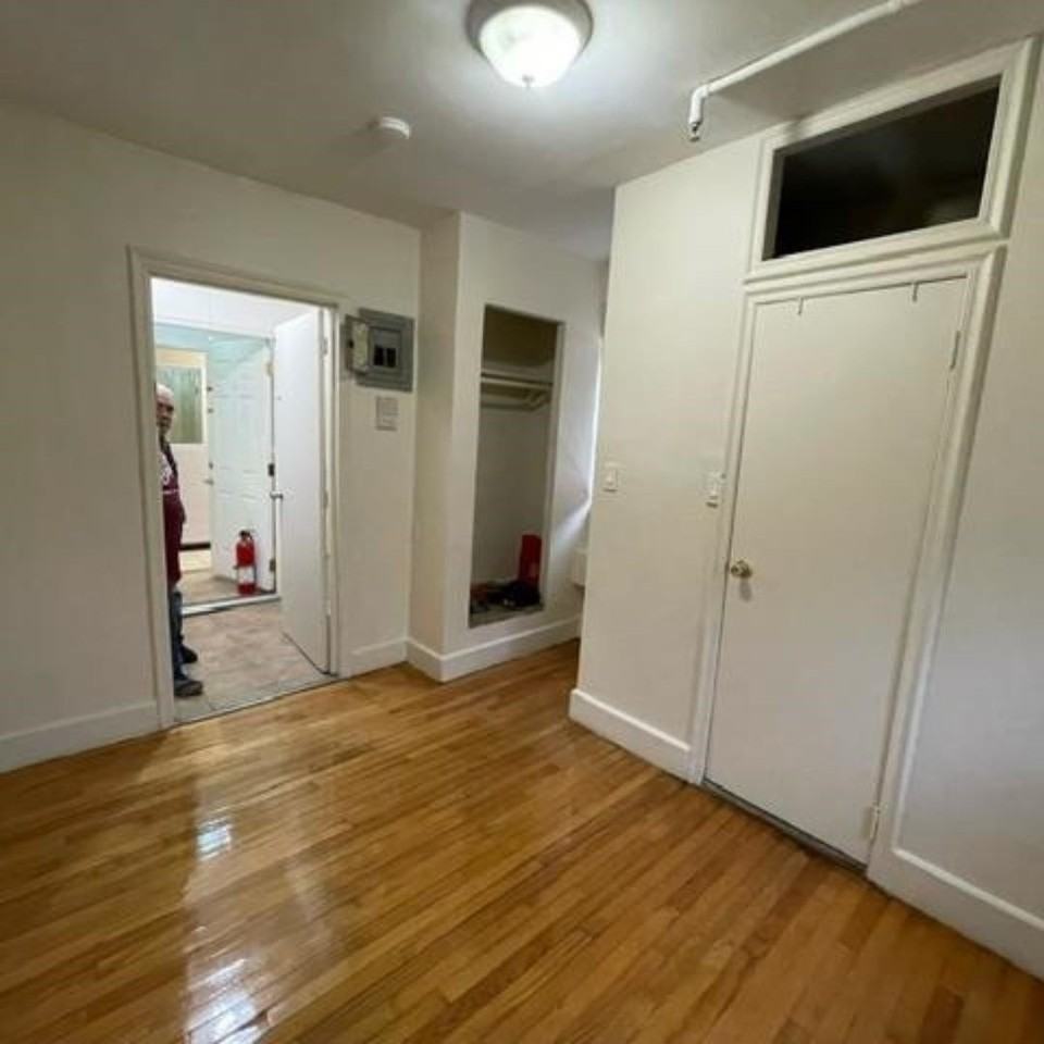 418 Monastery Pl #1R - Photo 2 of 8