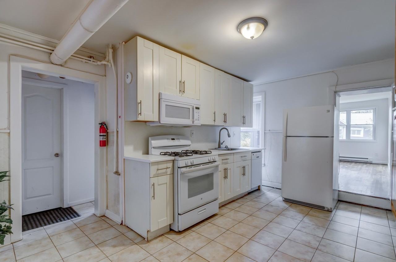 298 Princeton Ave #1 - Photo 3 of 13