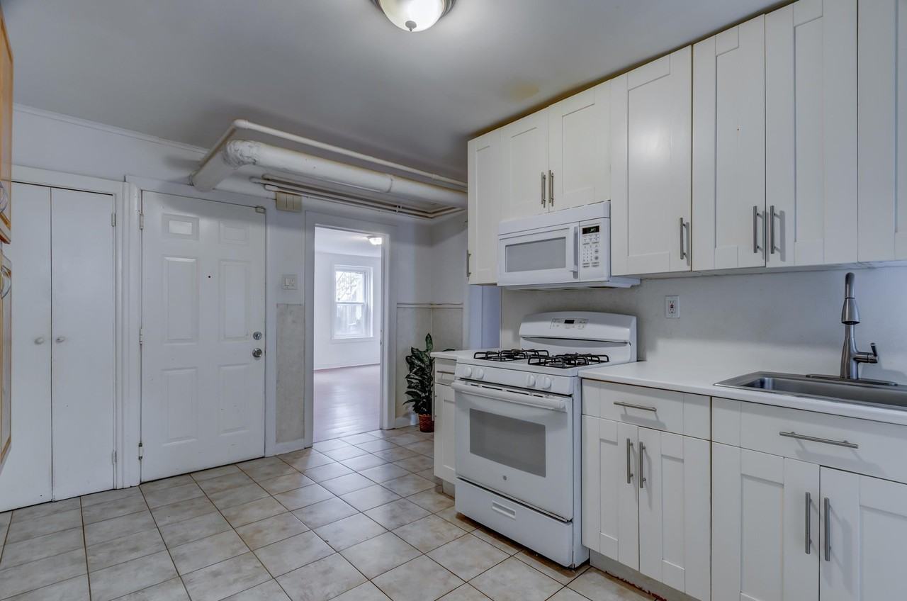 298 Princeton Ave #1 - Photo 4 of 13