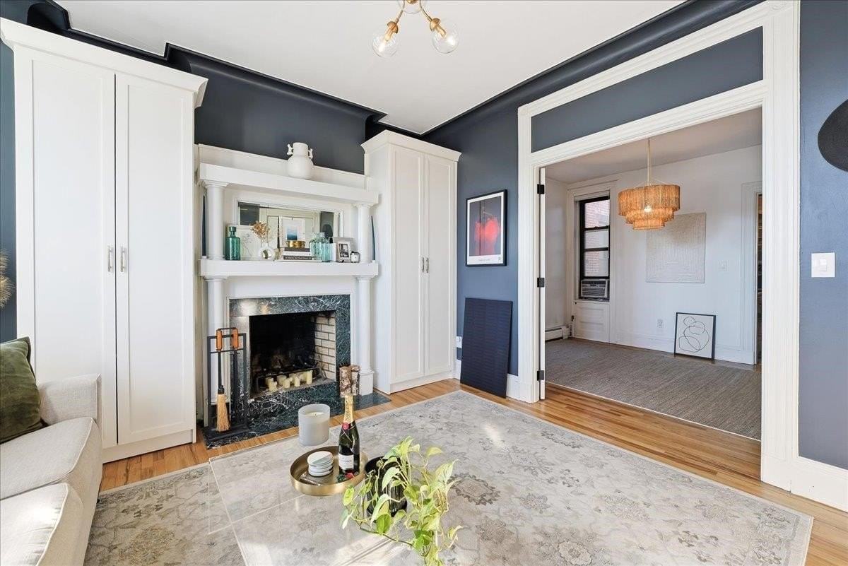 1114 Park Ave #5L - Photo 4 of 21