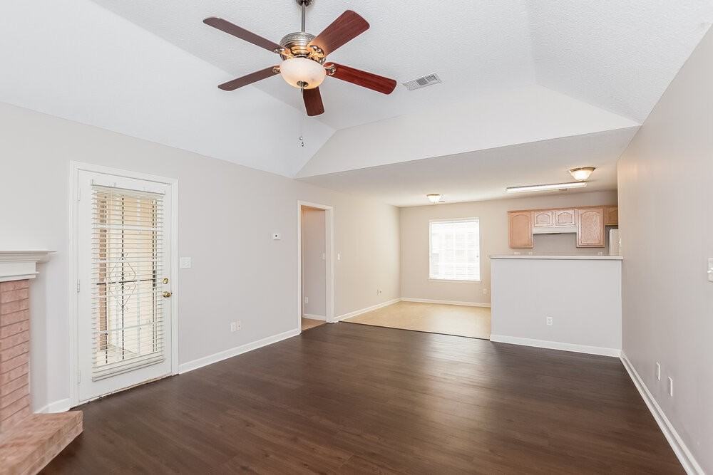 1106 Cross Wood Ln - Photo 3 of 15