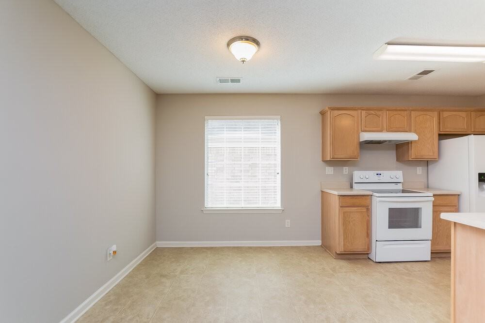 1106 Cross Wood Ln - Photo 5 of 15