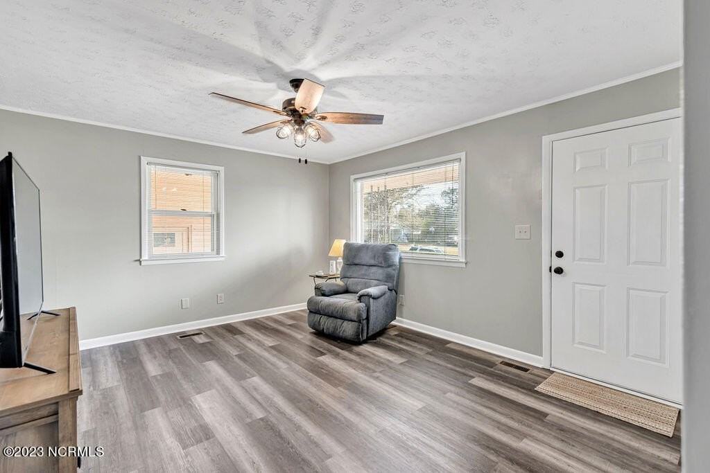 3 Princeton Dr - Photo 7 of 27