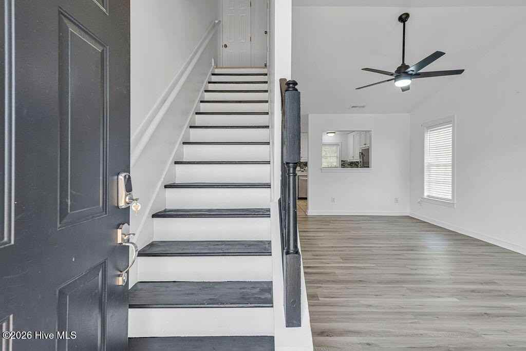 900 Springwood Dr - Photo 2 of 22