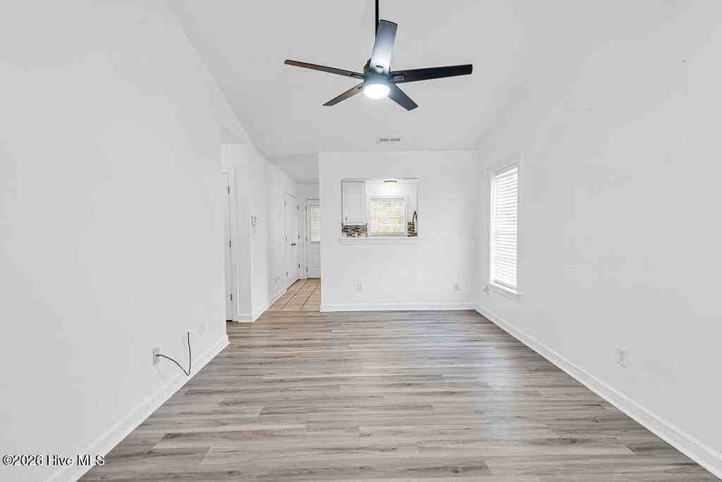 900 Springwood Dr - Photo 3 of 22