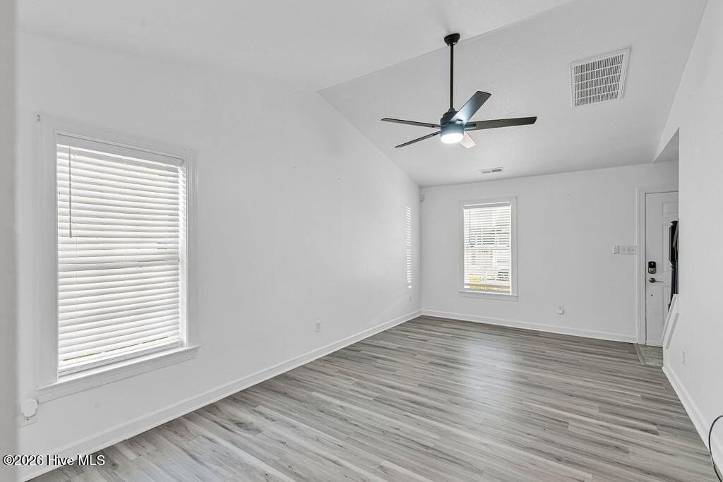 900 Springwood Dr - Photo 4 of 22