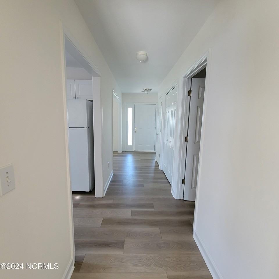 426 Foxwood Ln - Photo 5 of 28