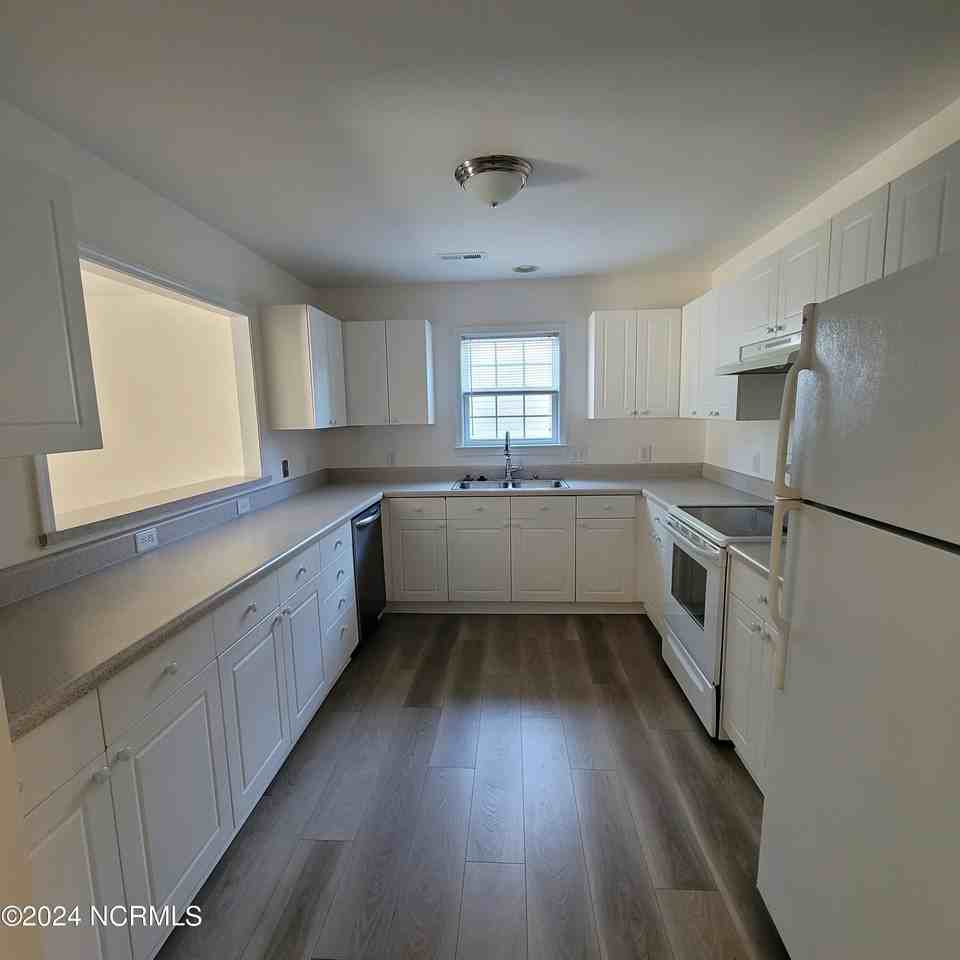 426 Foxwood Ln - Photo 6 of 28