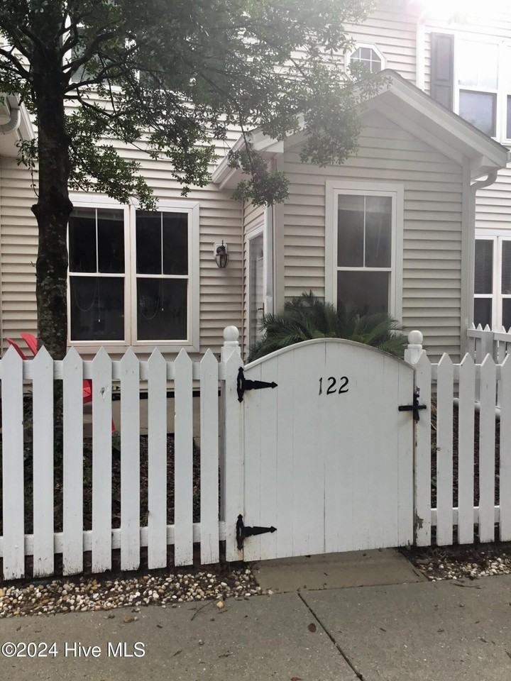 5813 Wrightsville Ave Apt 122 #122