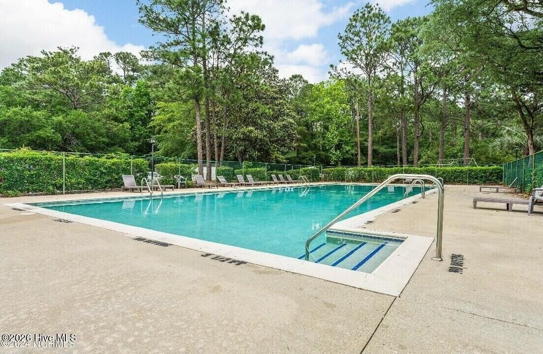 4905 Pompano Ct - Photo 2 of 17