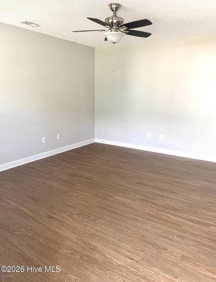 659 Third St Unit B #B - Photo 2 of 9