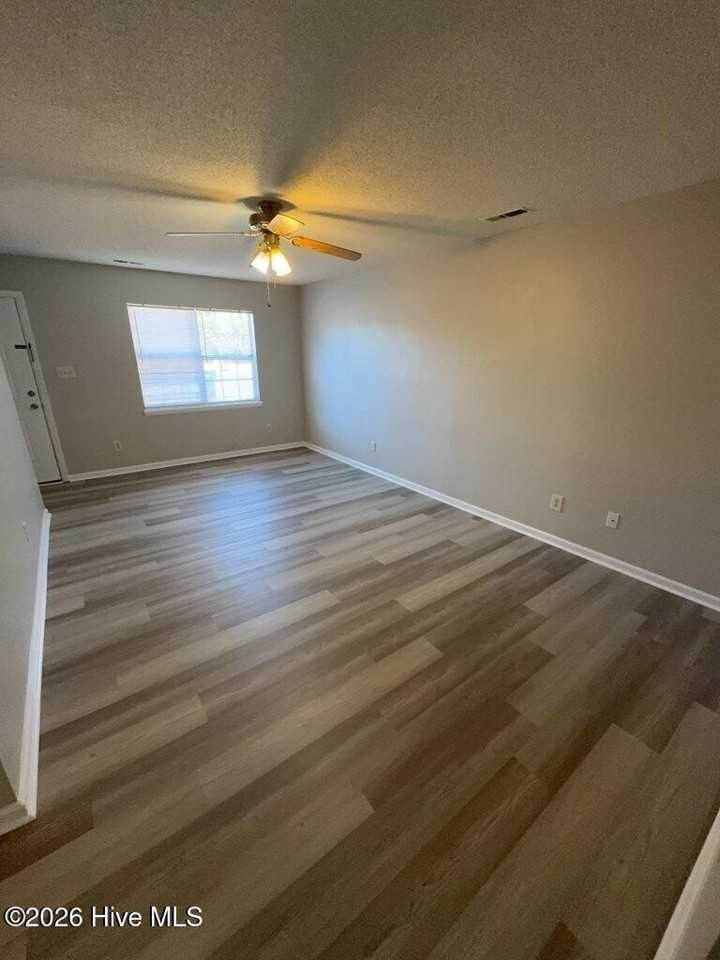 106 Easy St - Photo 2 of 11