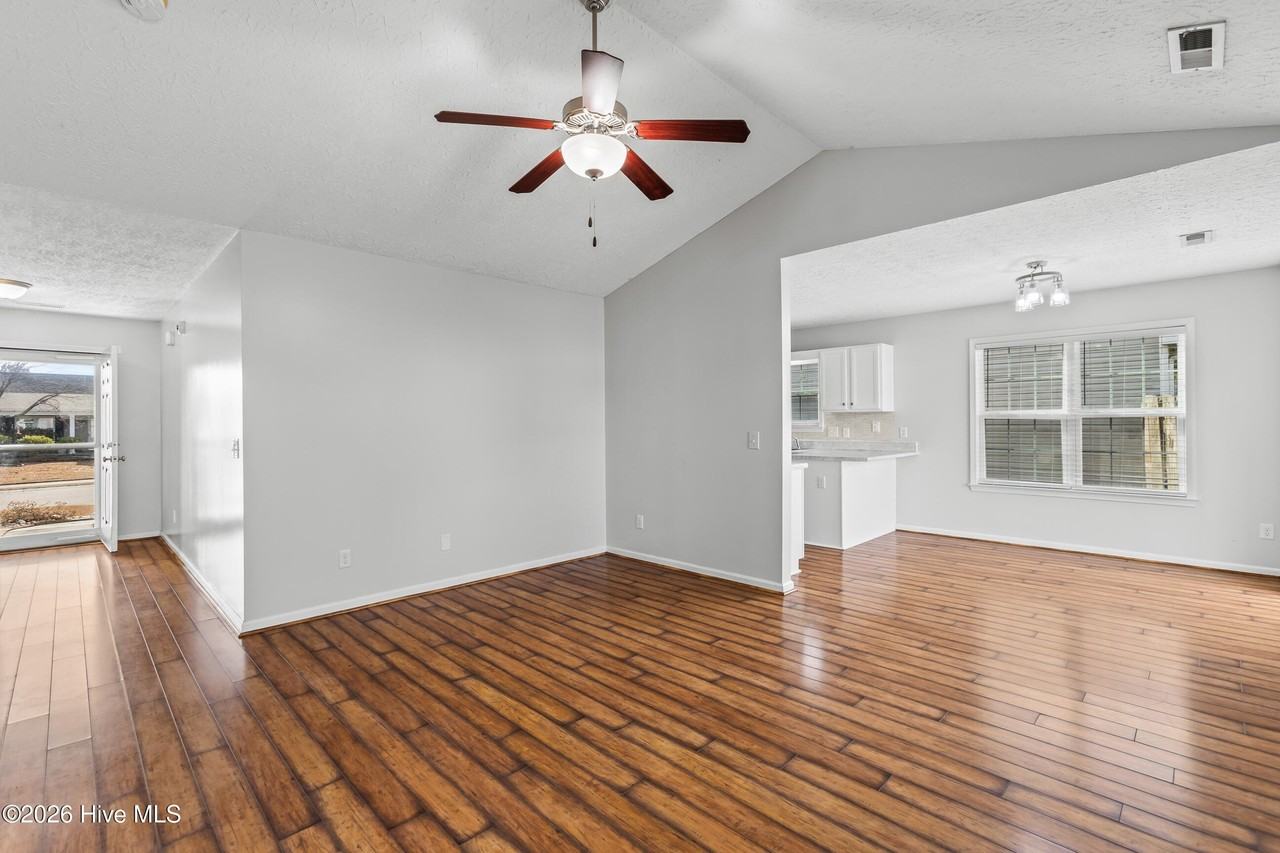 247 Red Carnation Dr - Photo 7 of 26