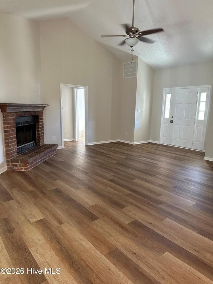 4906 Woodbrook Dr - Photo 3 of 17