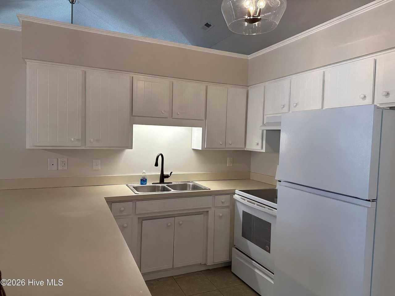 4906 Woodbrook Dr - Photo 6 of 17