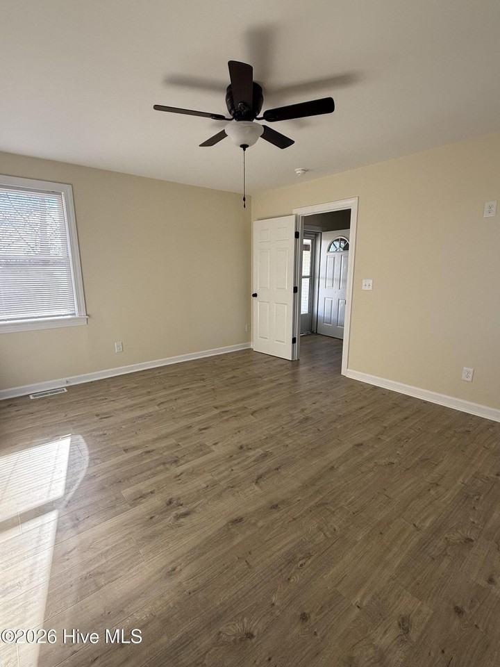 3337 Bell Arthur Rd - Photo 5 of 12