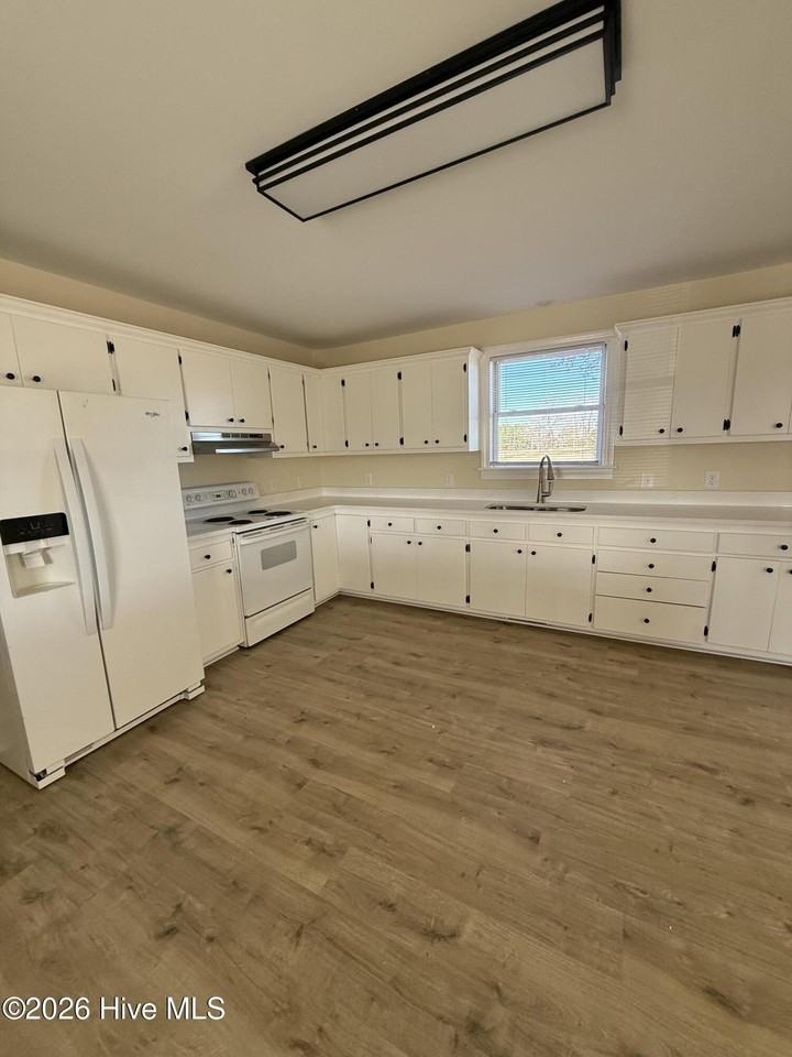 3337 Bell Arthur Rd - Photo 7 of 12