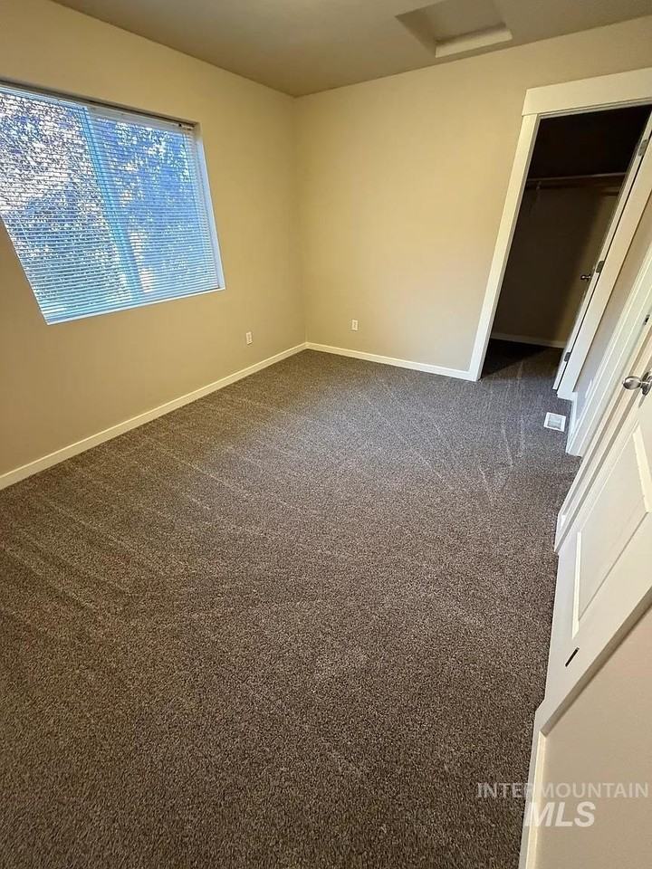 4826 W Douglas Ln - Photo 2 of 8