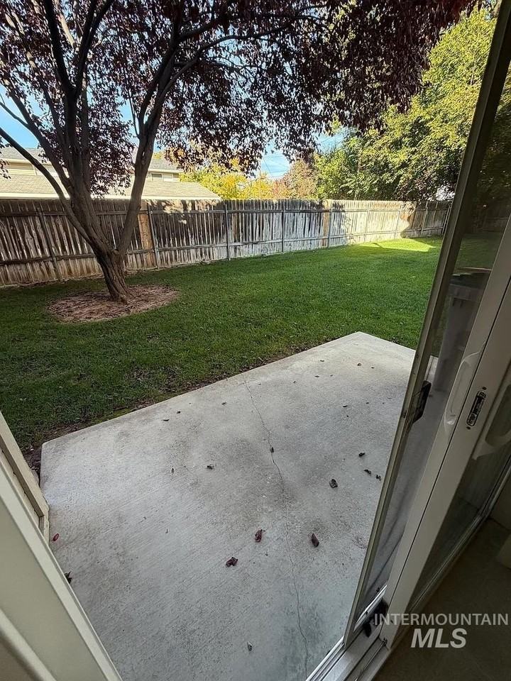 4826 W Douglas Ln - Photo 5 of 8