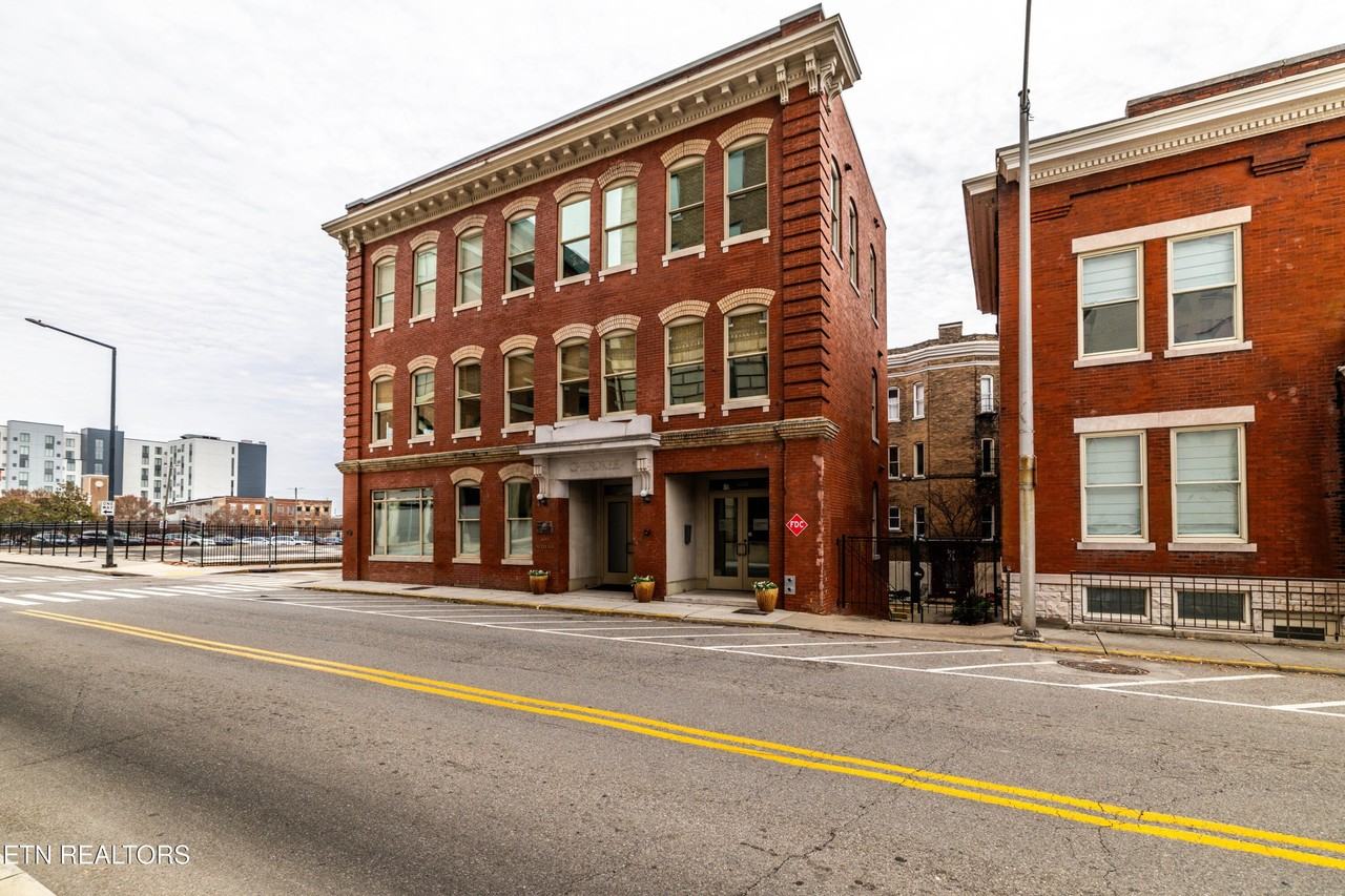 400 W Church Ave - Photo 5 of 23