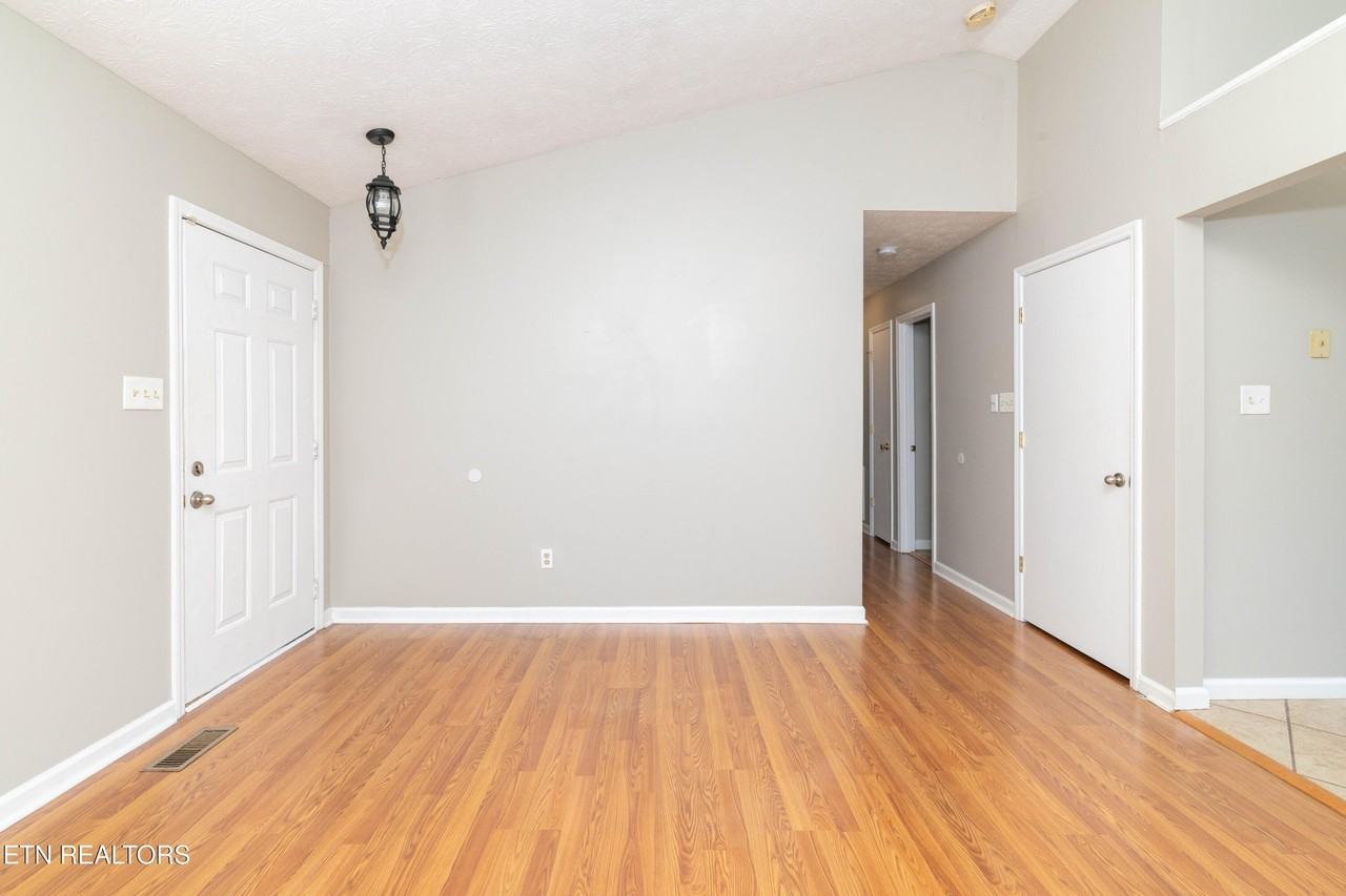 4756 Brierley Dr - Photo 7 of 27