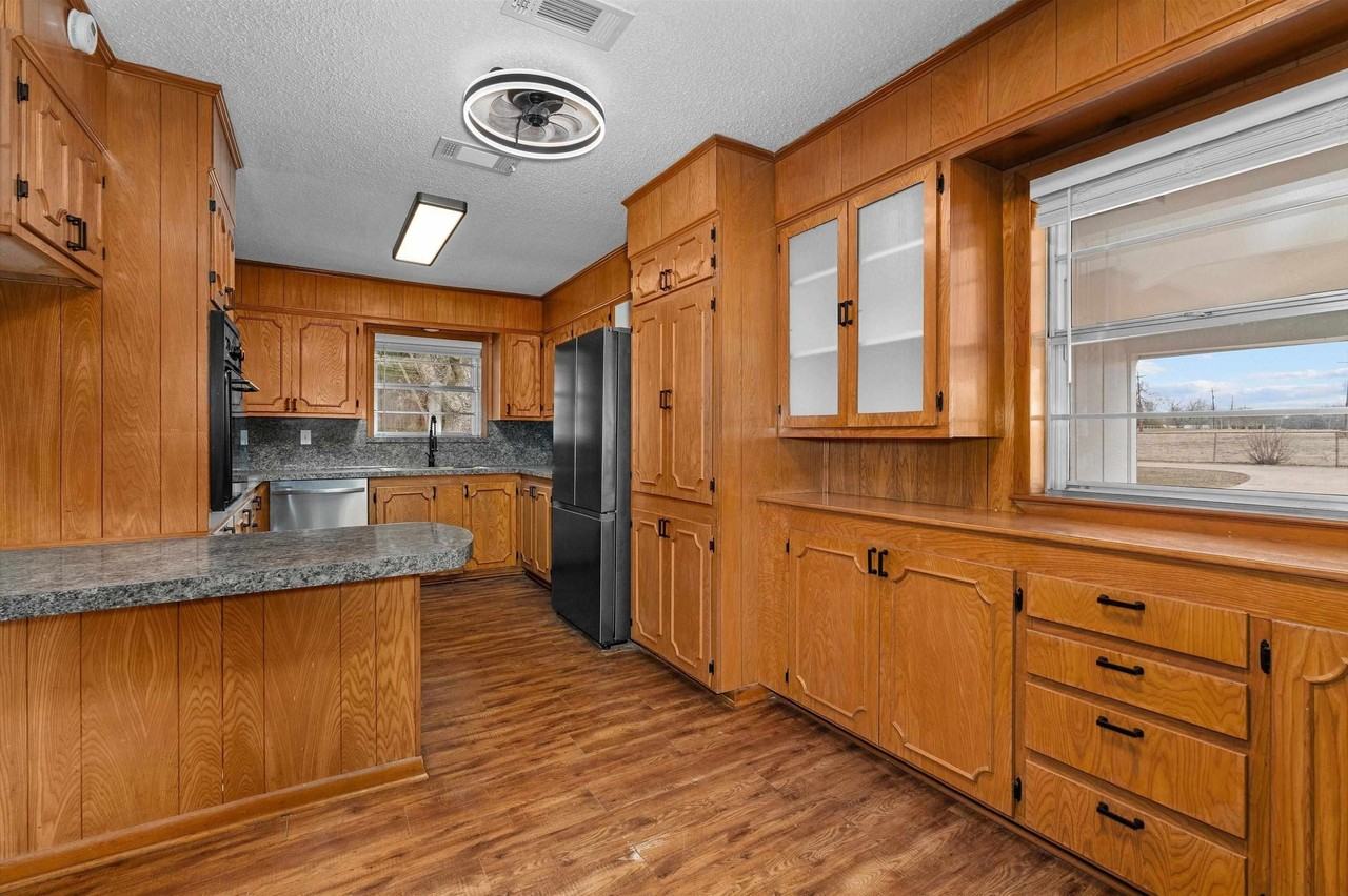 2227 Danville Rd - Photo 4 of 15