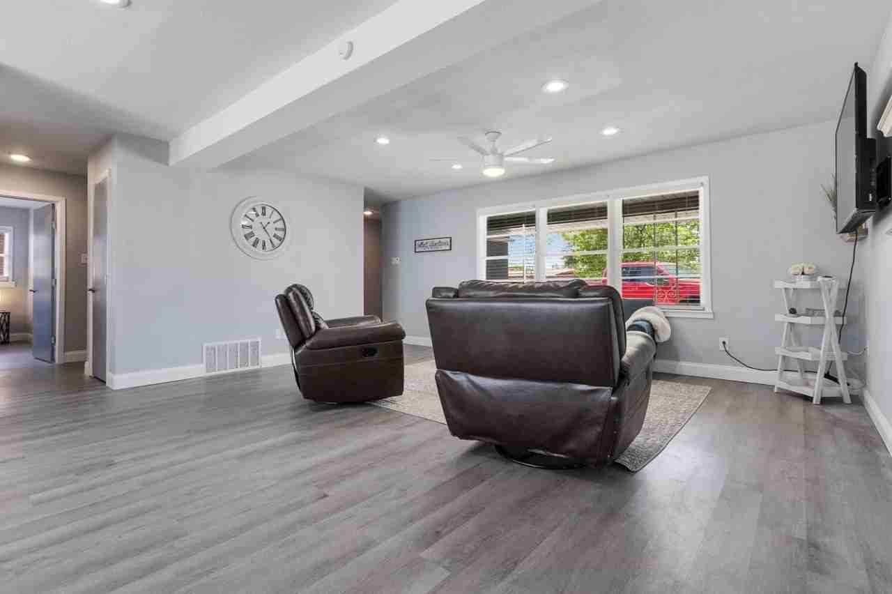 4804 44th St - Photo 7 of 25