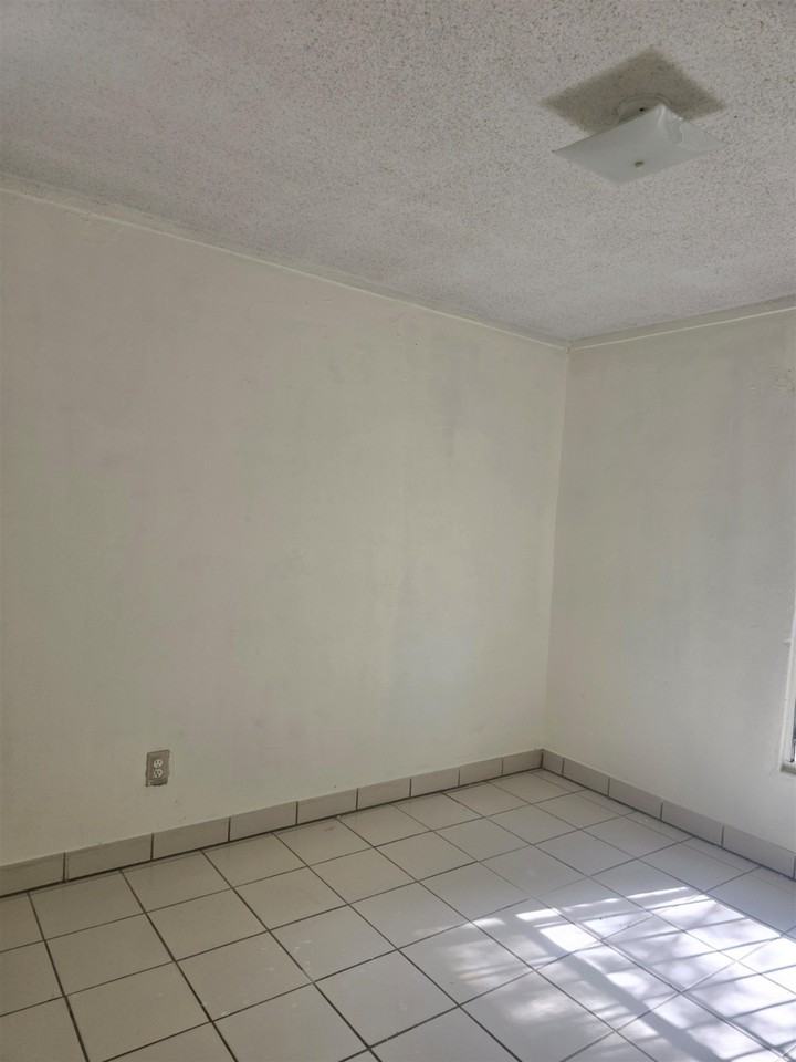 2016 S India Ave - Photo 7 of 15