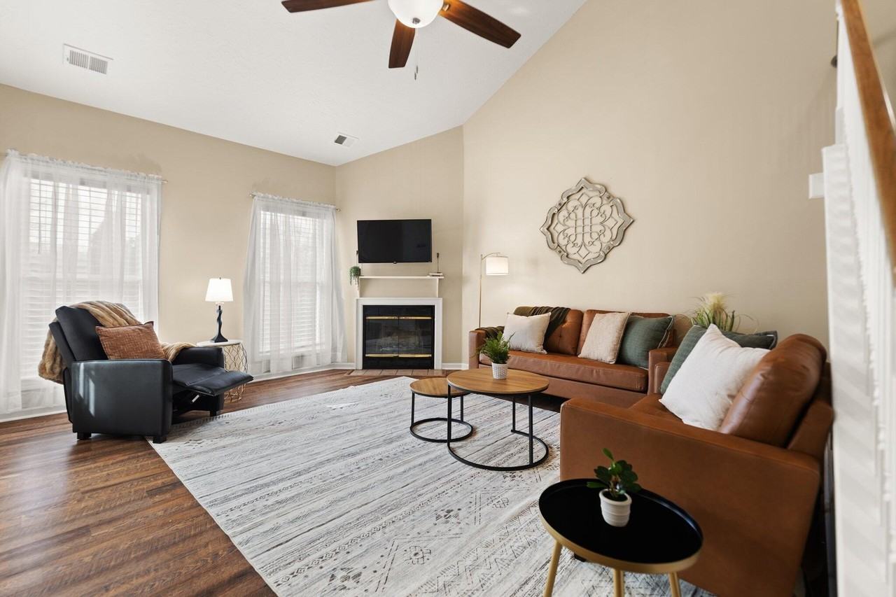 1409 Pleasant Ridge Dr - Photo 3 of 25