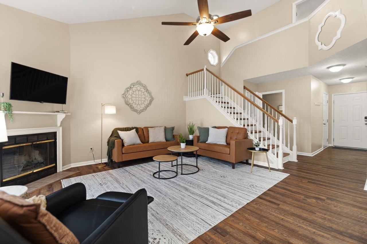 1409 Pleasant Ridge Dr - Photo 4 of 25