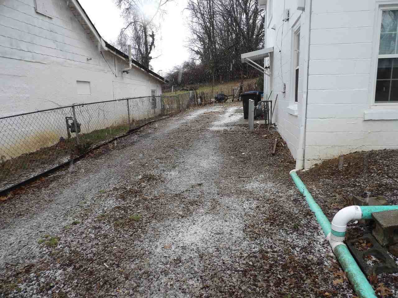 307 Henry St Unit B #B - Photo 4 of 43