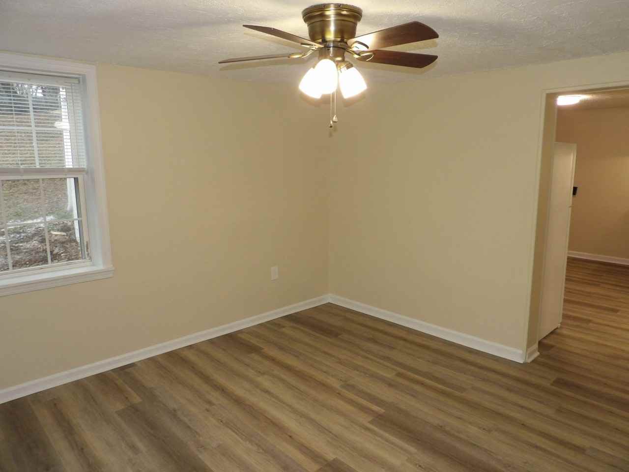 307 Henry St Unit B #B - Photo 7 of 43