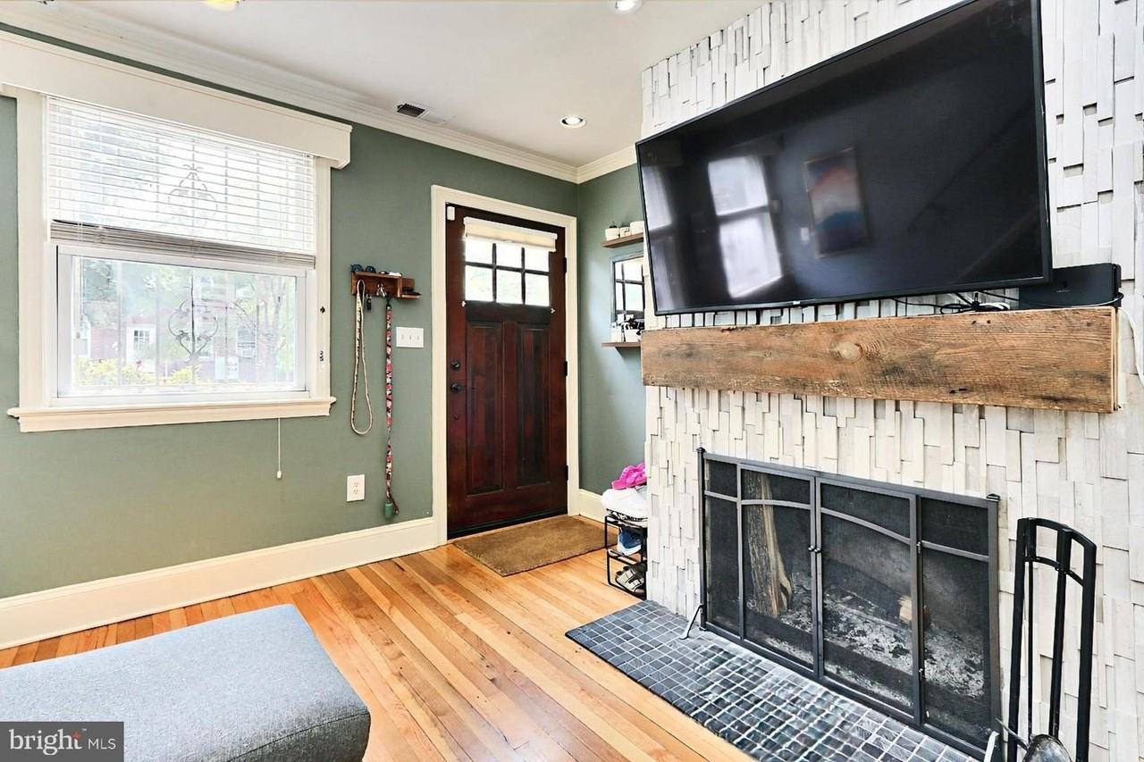 1724 E St Ne - Photo 5 of 30