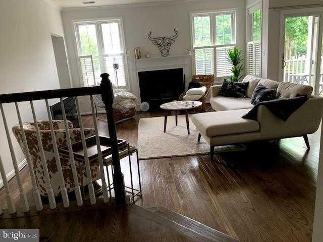 4651 Longstreet Ln - Photo 2 of 11