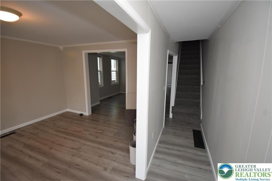 329 9th St - Photo 5 of 19