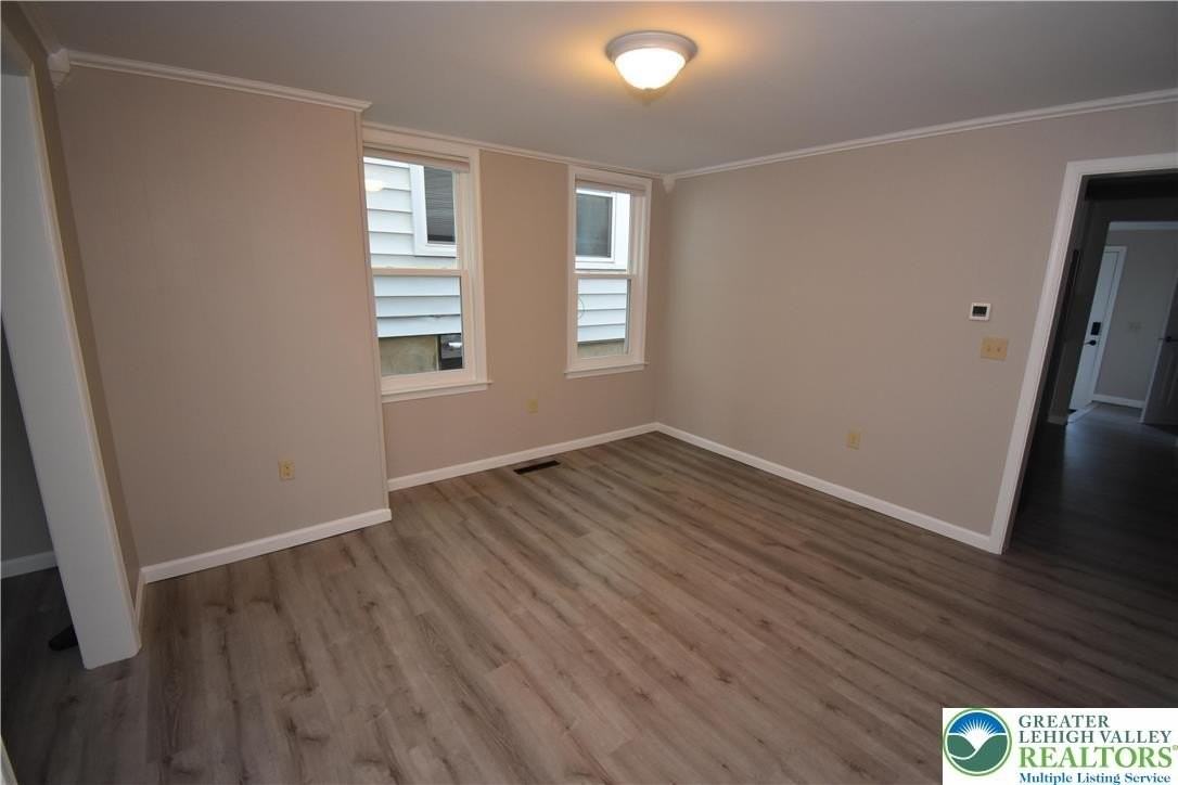 329 9th St - Photo 6 of 19