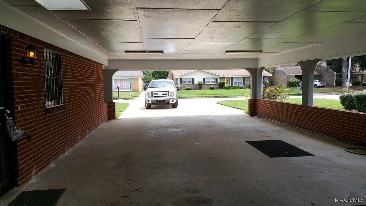 4254 Lawnwood Dr - Photo 5 of 41