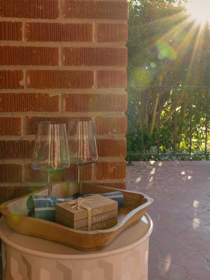 1396 Munford Ave - Photo 4 of 36