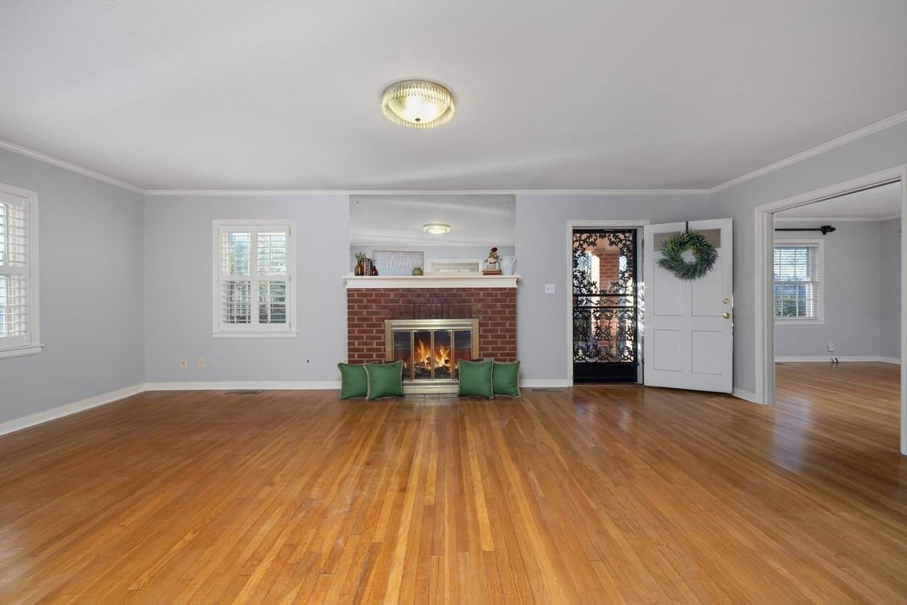 1396 Munford Ave - Photo 6 of 36