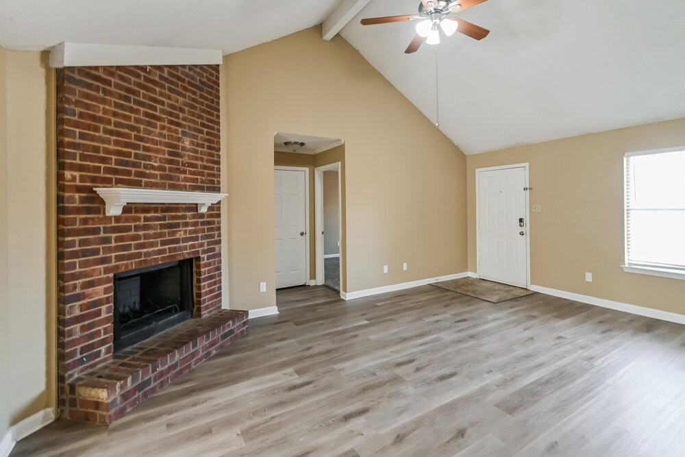 2570 Appling Glen Dr - Photo 3 of 16